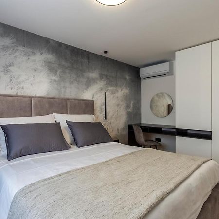Apartman Izis Centar Pule Pula Exterior foto