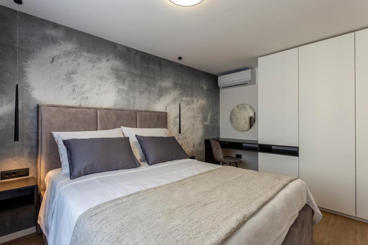 Apartman Izis Centar Pule Pula Exterior foto