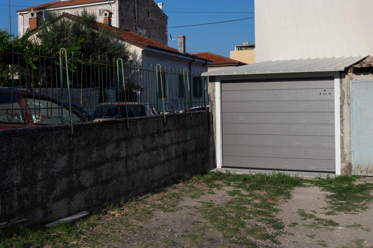 Apartman Izis Centar Pule Pula Exterior foto