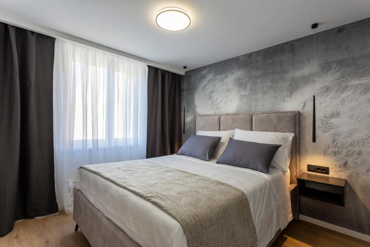 Apartman Izis Centar Pule Pula Exterior foto