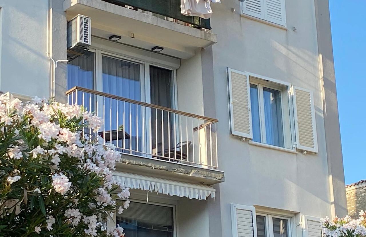 Apartman Izis Centar Pule Pula Exterior foto